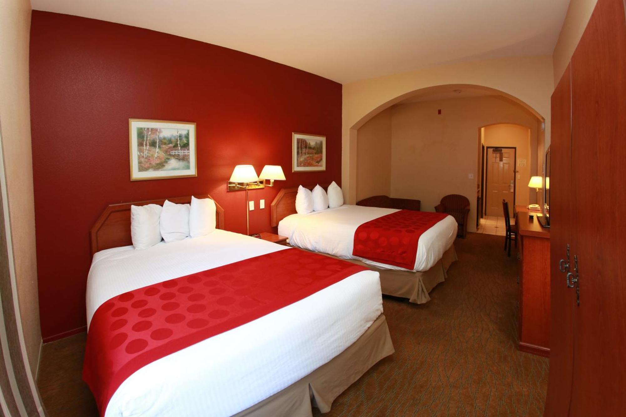 Ramada By Wyndham Fresno Northwest Hotel Exterior photo